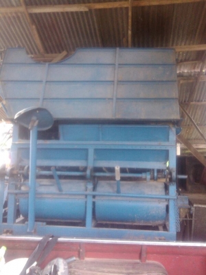 ขายรถสีข้าวสี่ล้อกลางหัว906ยาง7.50ขอบ15ตูสีไทยเส็ง5ฟุตจัมโบ้ข้าวถั่ว