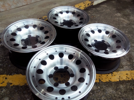 ล้อหยดน้ำ ขอบ15 6รู139.7et-5กว้าง7.5สวยวิงๆไม่มีซ่อม