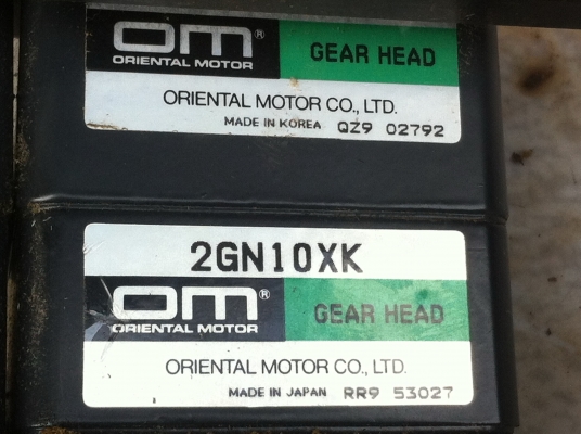มอเตอร์เกียร์ญี่ปุ่น ยี่ห้อ ORINETAL ทดแล้วหมุนที่ 23 รอบต่อนาที่ ขนาดกำลังมดเตอร์ 6 W. มอเตอร์เกียร์ญี่ปุ่น ยี่ห้อ ORINETAL ทดแล้วหมุนที่ 23 รอบต่อนาที่ ขนาดกำลังมดเตอร์ 6 W.