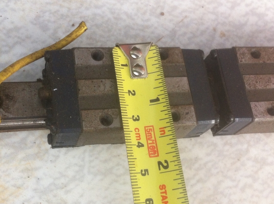 ชุดรางเลื่อนของเครื่องจักร สามารถเอามาประกอบทำเครื่องกลึง เครื่องกัดได้ รูปชิ้นงานขนาดกว้าง 15 มม.ยาว 23 ซม. มีลูกเลื่อน 2 ชุดรางเลื่อนของเครื่องจักร สามารถเอามาประกอบทำเครื่องกลึง เครื่องกัดได้ รูปชิ้นงานขนาดกว้าง 15 มม.ยาว 23 ซม. มีลูกเลื่อน 2