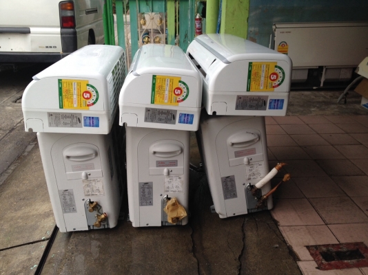 **** ขายแอร์ Samsung 12500 BTU สภาพสวย ****