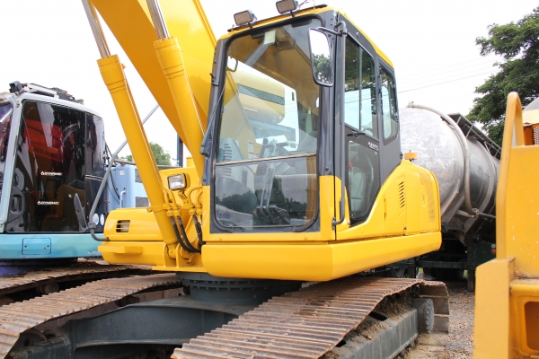 ขาย!!! รถแมคโคร PC200-7 รถสวย (เจ้าของขายเอง) ขาย!!! รถแมคโคร PC200-7 รถสวย (เจ้าของขายเอง)