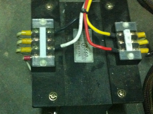 หม้อแปลงไฟจาก 220V.เป็น 100และ 110V. ขนาด กำลังจ่ายไฟได้ถึง 660 VA. สามารถใช้กับเครื่องใช้ไฟฟ้าขนาดใหญ่ที่นำเข้ามา