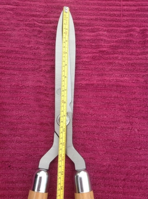 กรรไกรตัดหญ้าด้ามไม้ ตราตา กรรไกรตัดหญ้าด้ามไม้ ตราตา