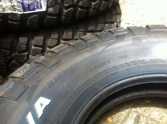 ขายยาง BF Goodrich Mud-Terrain KM2 255 85 r16