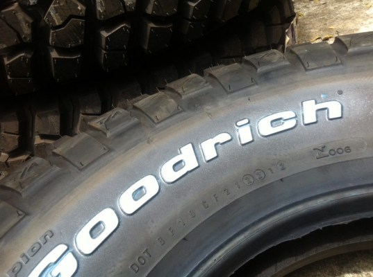 ขายยาง BF Goodrich Mud-Terrain KM2 255 85 r16