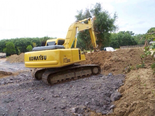 ขายด่วน!!!KOMATSU PC200-6สภาพสวยพร้อมใช้งานค่ะ ขายด่วน!!!KOMATSU PC200-6สภาพสวยพร้อมใช้งานค่ะ