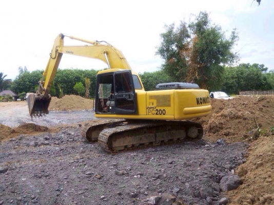 ขายด่วน!!!KOMATSU PC200-6สภาพสวยพร้อมใช้งานค่ะ
