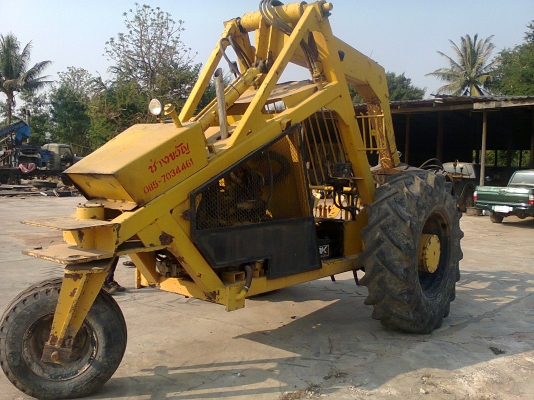 รถคีบอ้อย สามล้อ เครื่อง Komatsu 4 สูบ