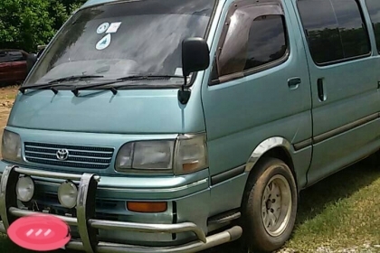 รถตู้หลังคาสูง