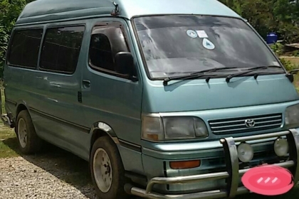 รถตู้หลังคาสูง