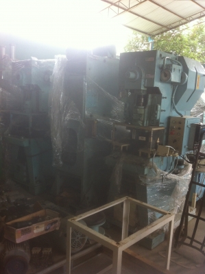 เครืองปั๊มกดขึ้นรูปชิ้นงานหรือกดตัดชิ้นงาน ระบบไฮดรอลิกขนาด 25 ตัน ยี่ห้อ SAM YANG เครืองปั๊มกดขึ้นรูปชิ้นงานหรือกดตัดชิ้นงาน ระบบไฮดรอลิกขนาด 25 ตัน ยี่ห้อ SAM YANG