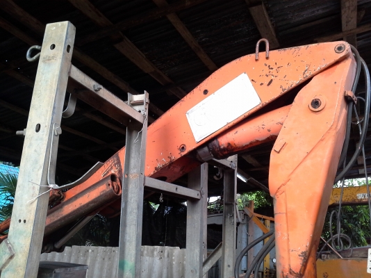 ขายHIAB 2.5ตัน มือสองพร้อมให้