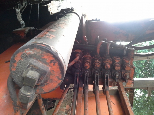 ขายHIAB 2.5ตัน มือสองพร้อมให้