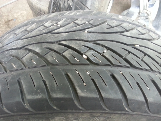 ขอบ22 ถูกๆๆ ตามสภาพใส่กระบะ6รู พร้อมยาง ขอบ22 ถูกๆๆ ตามสภาพใส่กระบะ6รู พร้อมยาง