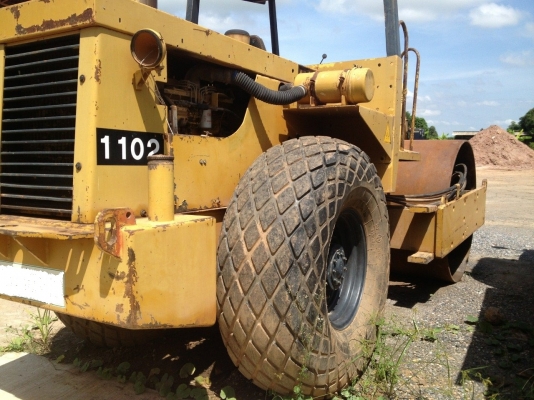 700,000ต่อรอง ขายรถบด VIBROMAX1102TD 2เปลือก2เพลา 12ตัน สภาพสวยพร้อมใช้ ติดต่อได้ที่คุณ อ๊อฟ พิจิตร 086-737-9991