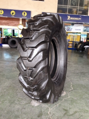 ยางรถตัก 1400-24 ยางจ้างหล่อ 5,500 บาท รับประกันคุณภาพ