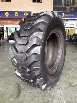 ยางรถตัก 1400-24 ยางจ้างหล่อ 5,500 บาท รับประกันคุณภาพ
