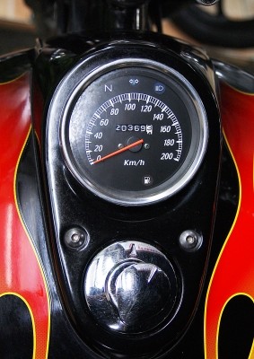 แฟนท่อม 200 cc สวยมาก ภาษีเต็ม 2558 รถปี 2550 ลายไฟใหญ่ เดินเบานิ่ง ไม่มีลอยล้ม เดิมสภาพนี้หาอยากมาก 90 \% ราคา สภาพสวย 49,900 บาท รถคันนี้ลองแล้ว ประหยัดน้ำมันมาก วิ่งร้อย140 สบาย ไมล์แท้วิ่งน้อย ระบบไฟติดครบ