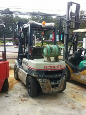 ขาย. รถโฟล์คลิฟท์ KOMATSU FG25 รุ่น 11 เครื่องยนต์เบนซิล+แก็ส เกียร์ ออโต้