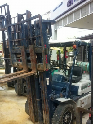 ขาย. รถโฟล์คลิฟท์ KOMATSU FG25 รุ่น 11 เครื่องยนต์เบนซิล+แก็ส เกียร์ ออโต้