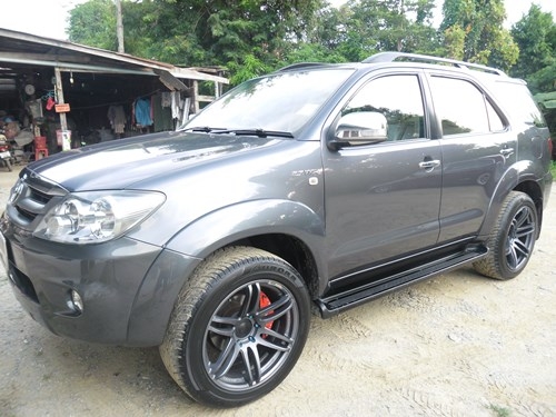 ขายฟอร์จูเนอร์ ปี 06 2.7VTI 4WD สีเทา ขายฟอร์จูเนอร์ ปี 06 2.7VTI 4WD สีเทา