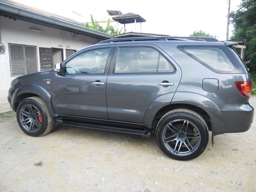 ขายฟอร์จูเนอร์ ปี 06 2.7VTI 4WD สีเทา ขายฟอร์จูเนอร์ ปี 06 2.7VTI 4WD สีเทา