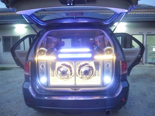 ขายฟอร์จูเนอร์ ปี 06 2.7VTI 4WD สีเทา ขายฟอร์จูเนอร์ ปี 06 2.7VTI 4WD สีเทา