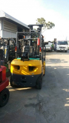 ขาย. รถโฟล์คลิฟท์ KOMATSU FG30 รุ่น 16เครื่องยนต์เบนซิล+แก็ส เกียร์ ออโต้