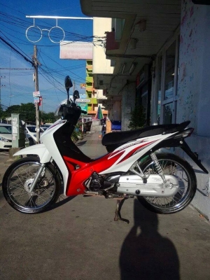 อย่างถูก Honda Wave 110 i ปี 2556 สีขาวแดง รถสวย ขับดีมาก อย่างถูก Honda Wave 110 i ปี 2556 สีขาวแดง รถสวย ขับดีมาก