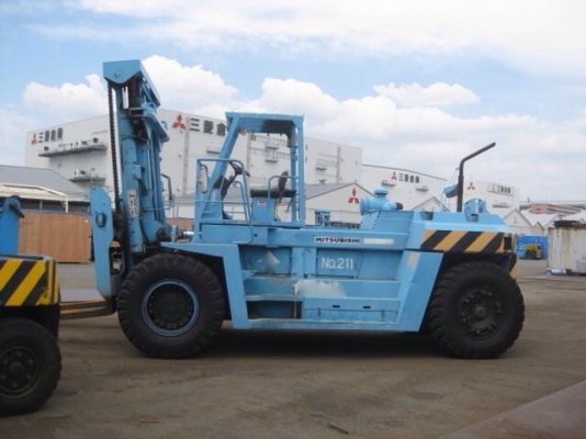 รถยก MITSUBISHI น้ำหนักยก 21 ตัน เสาสูง 3 เมตร   รถนอกนำเข้า  เอกสารครบ จัดไฟแนนซ์ให้ได้ครับ