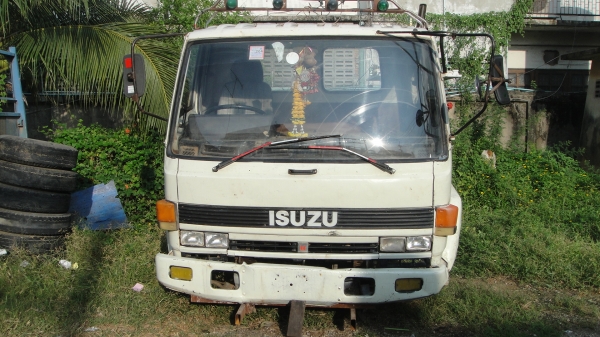 พี่ชูชาติ ขอนแก่นจองแล้ว หัวรถ ISUZU ROKY เดิมๆบางๆ ไม่ผุ ขาดีดหน้า ขาหลัง ของครบ ยกใส่รถวิ่งได้เลย