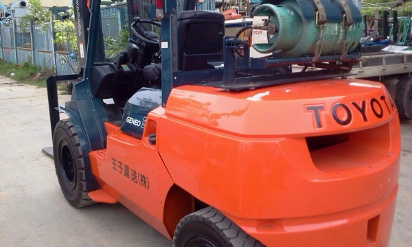@@  FORKLIFT TOYOTA 5 TON  @@