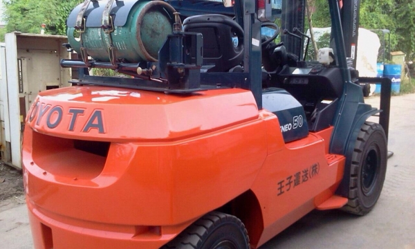 @@  FORKLIFT TOYOTA 5 TON  @@