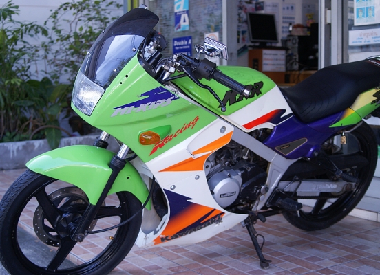 KR-SE 150 เดิมๆสวย ล้อแม็ก มีสวิชเปิดปิดครบ ไฟติดทุกดวง ที่สำคัญ ภาษีไม่ขาดเต็ม ปี2558 รถปี 95