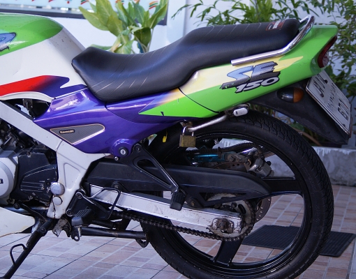 KR-SE 150 เดิมๆสวย ล้อแม็ก มีสวิชเปิดปิดครบ ไฟติดทุกดวง ที่สำคัญ ภาษีไม่ขาดเต็ม ปี2558 รถปี 95