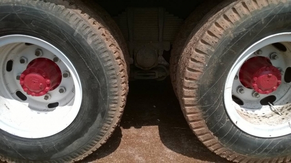 ขายรถพร้อมใช้ 10 ล้อหัวยาว 2 เพลาช่วงล่างใหญ่ HINO มีระบบ DL เครื่อง 6BD1 165 แรงม้า มีปั้มลม เกียร์ HO สโลว์กลาง คานหน้าใหญ่ พาวเวอร์ ยางเต็ม ทะเบียนเต็มพร้อมโอน ราคาต่อรองได้ครับ