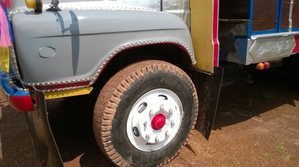 ขายรถพร้อมใช้ 10 ล้อหัวยาว 2 เพลาช่วงล่างใหญ่ HINO มีระบบ DL เครื่อง 6BD1 165 แรงม้า มีปั้มลม เกียร์ HO สโลว์กลาง คานหน้าใหญ่ พาวเวอร์ ยางเต็ม ทะเบียนเต็มพร้อมโอน ราคาต่อรองได้ครับ