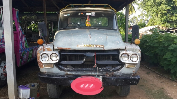 รถเกี่ยว พร้อมเทเลอร์