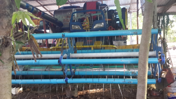 รถเกี่ยว พร้อมเทเลอร์