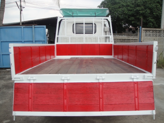 ISUZU  NKR  ปี 2548 เครื่องยนต์ 100 แรง เทอโบอินเตอร์ (รถห้าง) ไฟตาเพชร  ป้ายไม่ติดเวลา รถสวย สภาพดี พร้อมใช้งาน