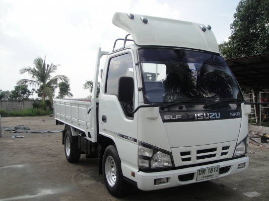 ISUZU  NKR  ปี 2548 เครื่องยนต์ 100 แรง เทอโบอินเตอร์ (รถห้าง) ไฟตาเพชร  ป้ายไม่ติดเวลา รถสวย สภาพดี พร้อมใช้งาน
