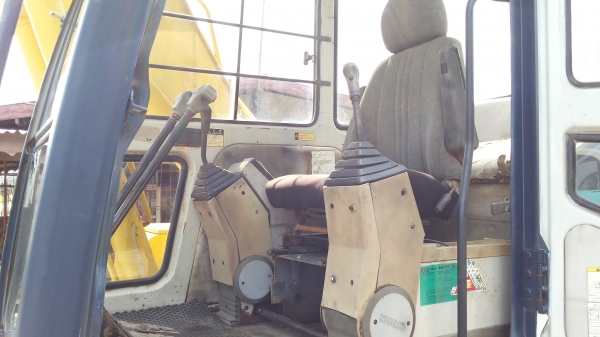 ขายด่วน รถแม็คโคร KOBELCO SK120  MARK /// มารค์ทีซีเรียสูงชั่วโม่งทำงานน้อย รถนอกนำเข้าไม่เคยใช้งานในเมืองไทยเลย