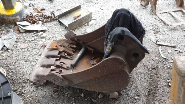 ขายรถขุดkubota...kh027..มีตู้