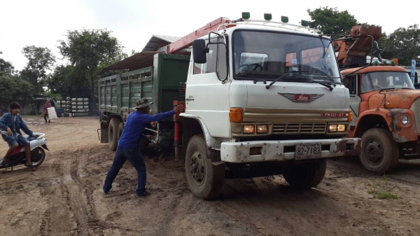 ขายด่วนรถบรรทุก HINO 2 เพลา ติดเครน TANADO 3.5 T ขายด่วนรถบรรทุก HINO 2 เพลา ติดเครน TANADO 3.5 T