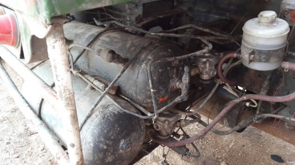 ขายด่วนรถบรรทุก HINO 2 เพลา ติดเครน TANADO 3.5 T ขายด่วนรถบรรทุก HINO 2 เพลา ติดเครน TANADO 3.5 T