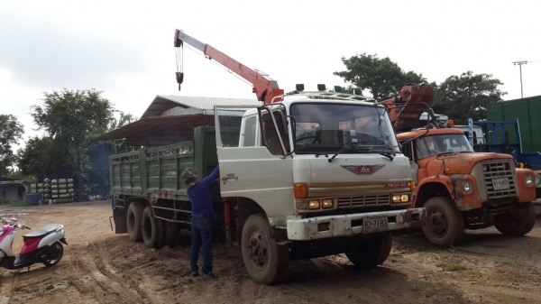 ขายด่วนรถบรรทุก HINO 2 เพลา ติดเครน TANADO 3.5 T ขายด่วนรถบรรทุก HINO 2 เพลา ติดเครน TANADO 3.5 T