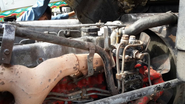 ขายด่วนรถบรรทุก HINO 2 เพลา ติดเครน TANADO 3.5 T ขายด่วนรถบรรทุก HINO 2 เพลา ติดเครน TANADO 3.5 T