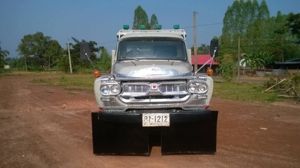 ขาย 6 ล้อหัวยาวดั้ม สภาพพร้อมใช้งาน คัสซีสวยตลอดเส้น เครื่อง HO6C 180 แรงม้า เกียร์ HO เฟืองท้าย FUSO พวงมาลัยพาวเวอร์ ยางเต็ม ทะเบียนเต็มพร้อมโอน ราคาต่อรองได้ครับ