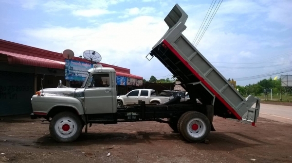 ขาย 6 ล้อหัวยาวดั้ม สภาพพร้อมใช้งาน คัสซีสวยตลอดเส้น เครื่อง HO6C 180 แรงม้า เกียร์ HO เฟืองท้าย FUSO พวงมาลัยพาวเวอร์ ยางเต็ม ทะเบียนเต็มพร้อมโอน ราคาต่อรองได้ครับ